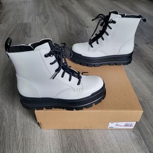 UGG Sidnee Waterproof Leather Boot